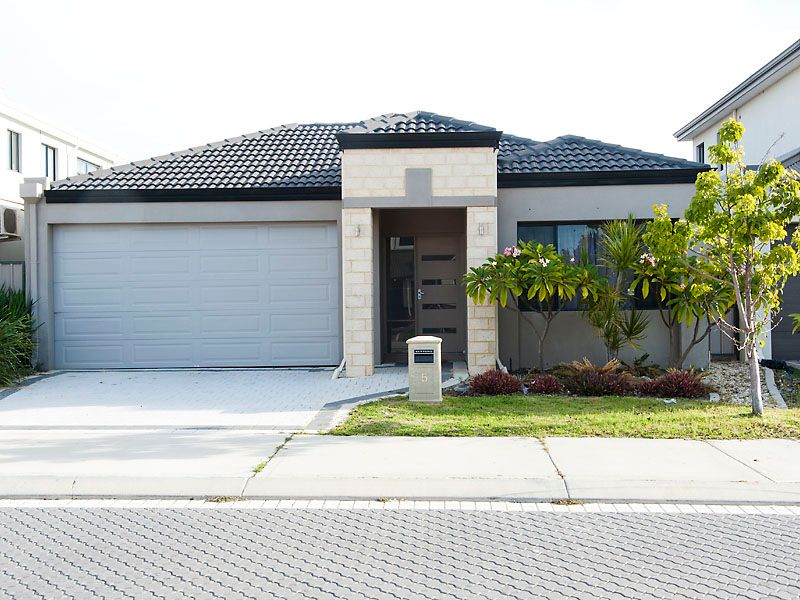 5 Macmillan Boulevard, CANNING VALE WA 6155
