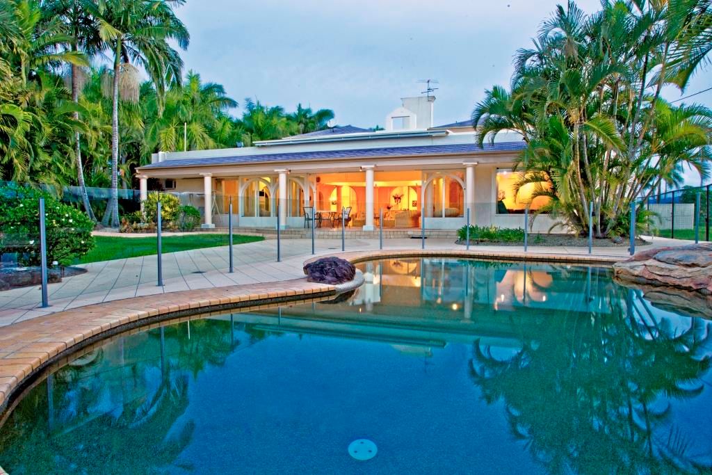 2 Maryland Avenue, CARRARA, QLD 4211