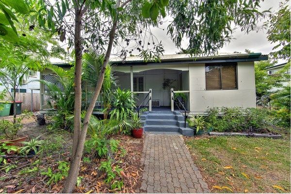88 Queens Road, HERMIT PARK QLD 4812