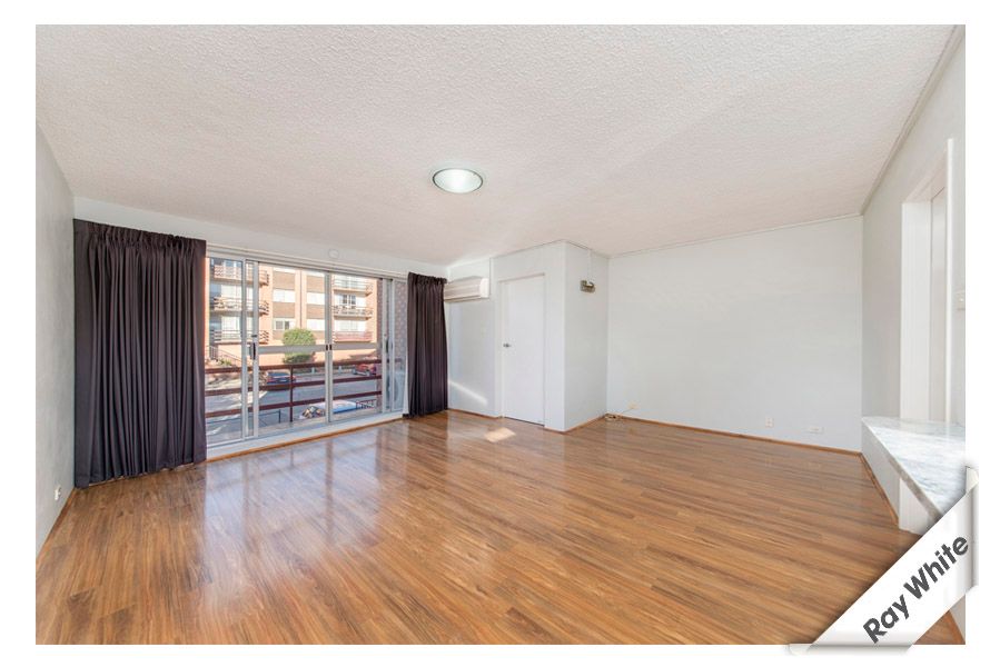 1/106 Henderson  Road, QUEANBEYAN, NSW 2620