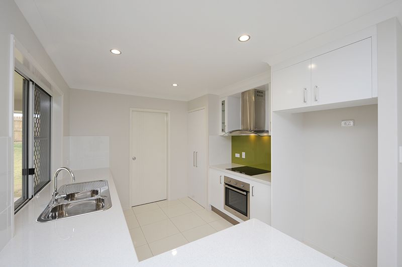 9 Florey Place, KIRKWOOD, QLD 4680