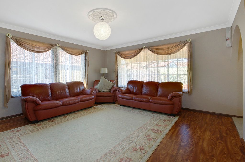 66 Ritchie Crescent, HORSLEY, NSW 2530