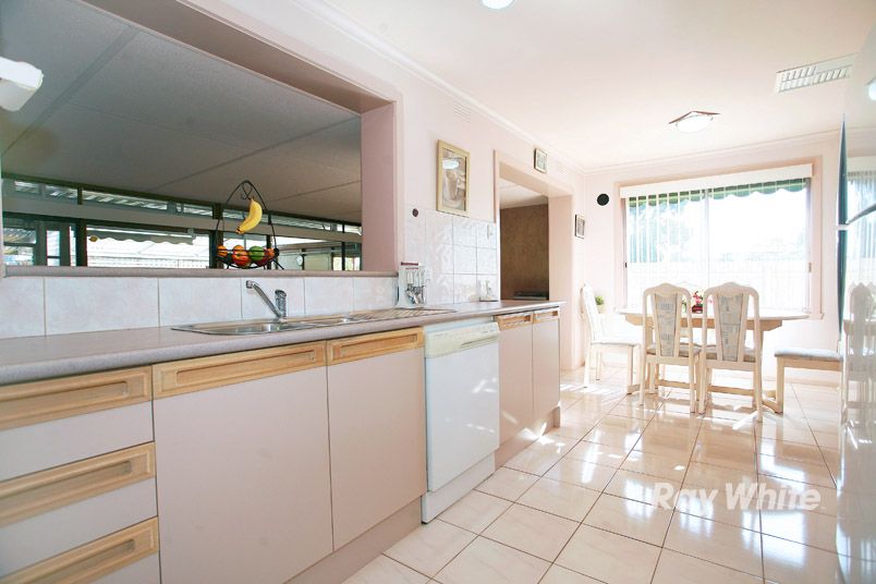 19 Malcolm Crescent, KEYSBOROUGH, VIC 3173