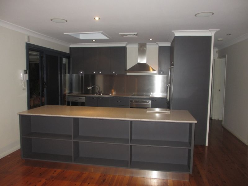 12 Huskisson Street, GYMEA BAY, NSW 2227