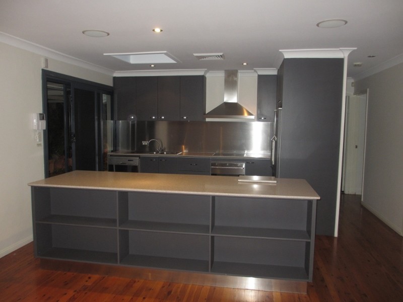 12 Huskisson Street, GYMEA BAY, NSW 2227