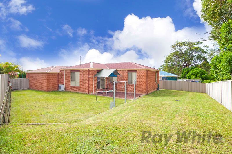 2 Delavia Drive, LAKE MUNMORAH, NSW 2259