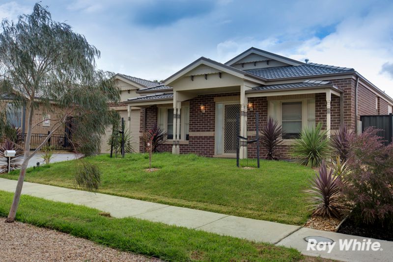 23 Carey Crescent, PAKENHAM, VIC 3810