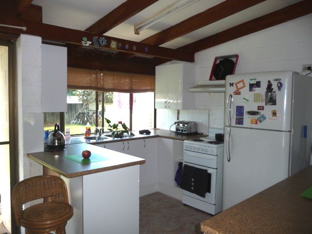 5 Broadwater Avenue, MAROOCHYDORE, QLD 4558