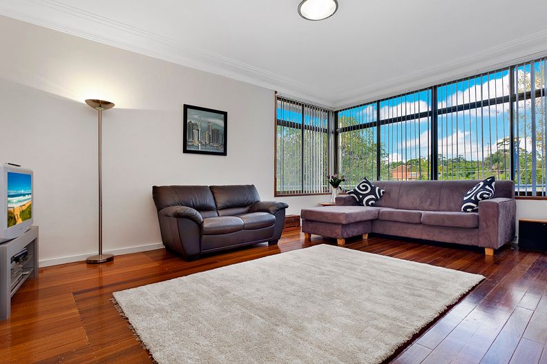 4 Arthur Street, FORESTVILLE NSW 2087