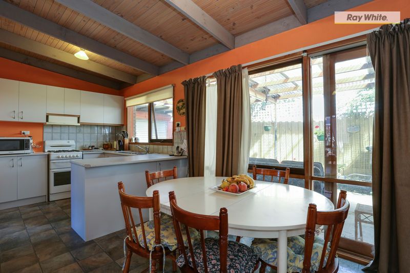 98 Ocean Street, ROSEBUD, VIC 3939
