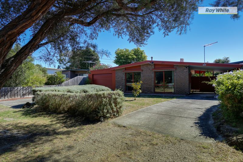 98 Ocean Street, ROSEBUD VIC 3939