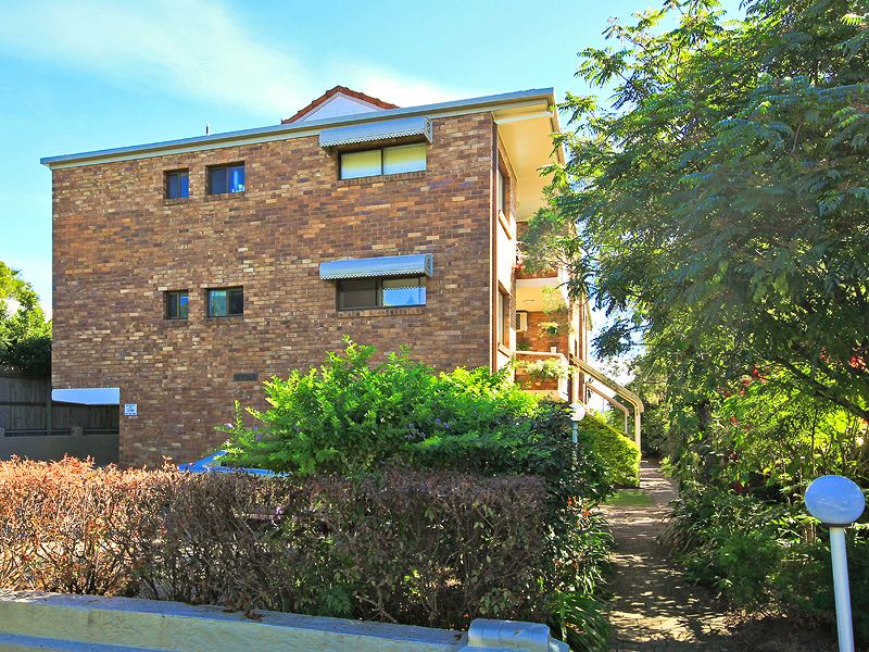 18 Kedron Street, WOOLOOWIN QLD 4030