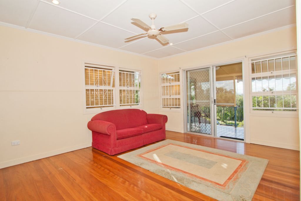 122 Sterculia Avenue, HOLLAND PARK WEST, QLD 4121