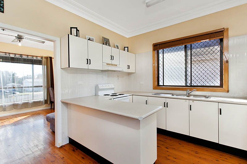 8 Jason Avenue, BARRACK HEIGHTS, NSW 2528