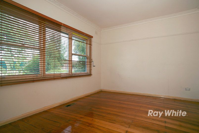 15 Shrives Road, NARRE WARREN, VIC 3805