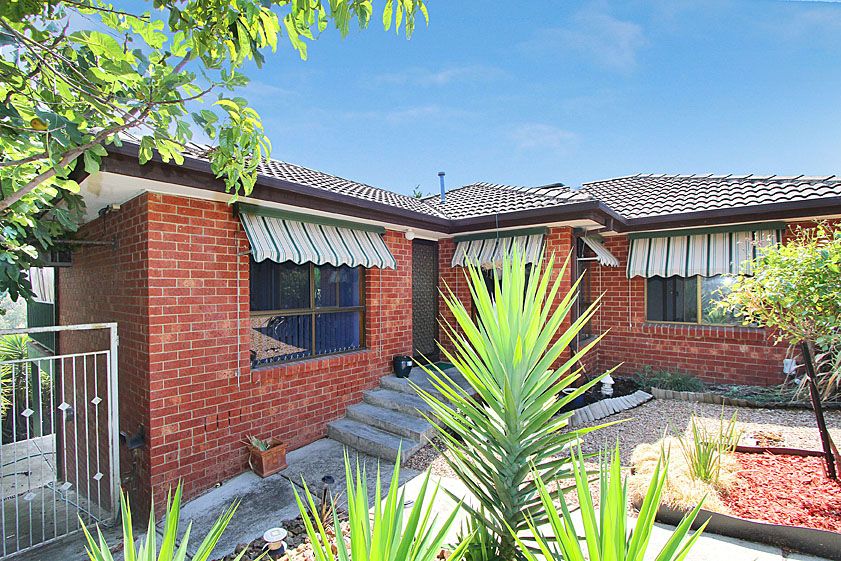 2/17 Ashleigh Crescent, MEADOW HEIGHTS, VIC 3048