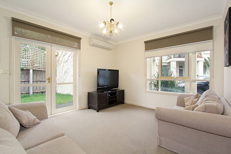 4/35-37 Macgowan Avenue, GLEN HUNTLY, VIC 3163
