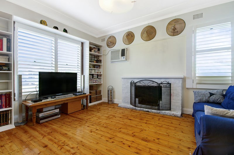 3 Robert Street, UNANDERRA, NSW 2526