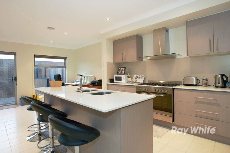 76 Mannavue Boulevard, CRANBOURNE NORTH, VIC 3977