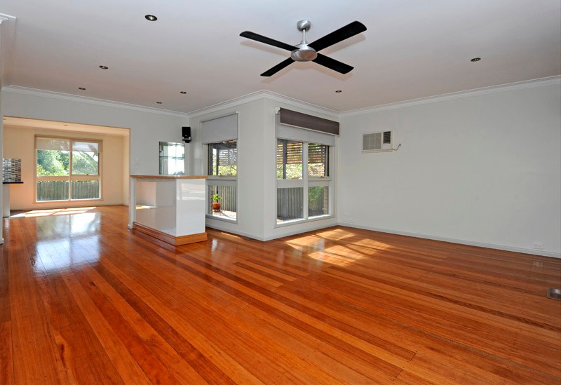 11 Bernard Crescent, BUNDOORA, VIC 3083