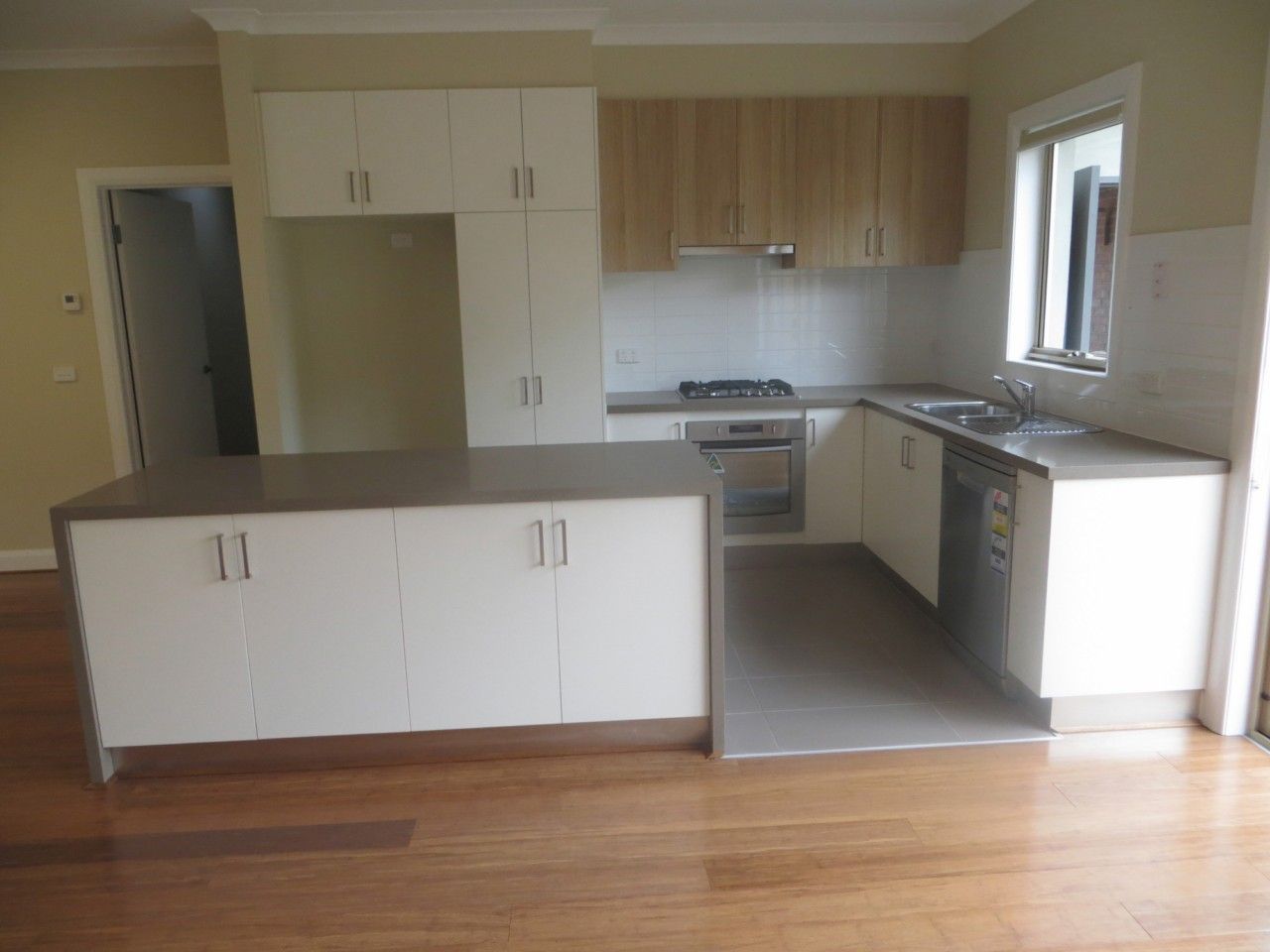 2/16 Devoy Street, OAKLEIGH SOUTH, VIC 3167