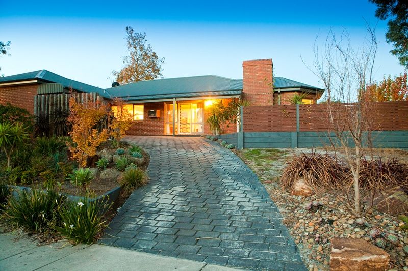 1 Roberna Court, LANGWARRIN, VIC 3910