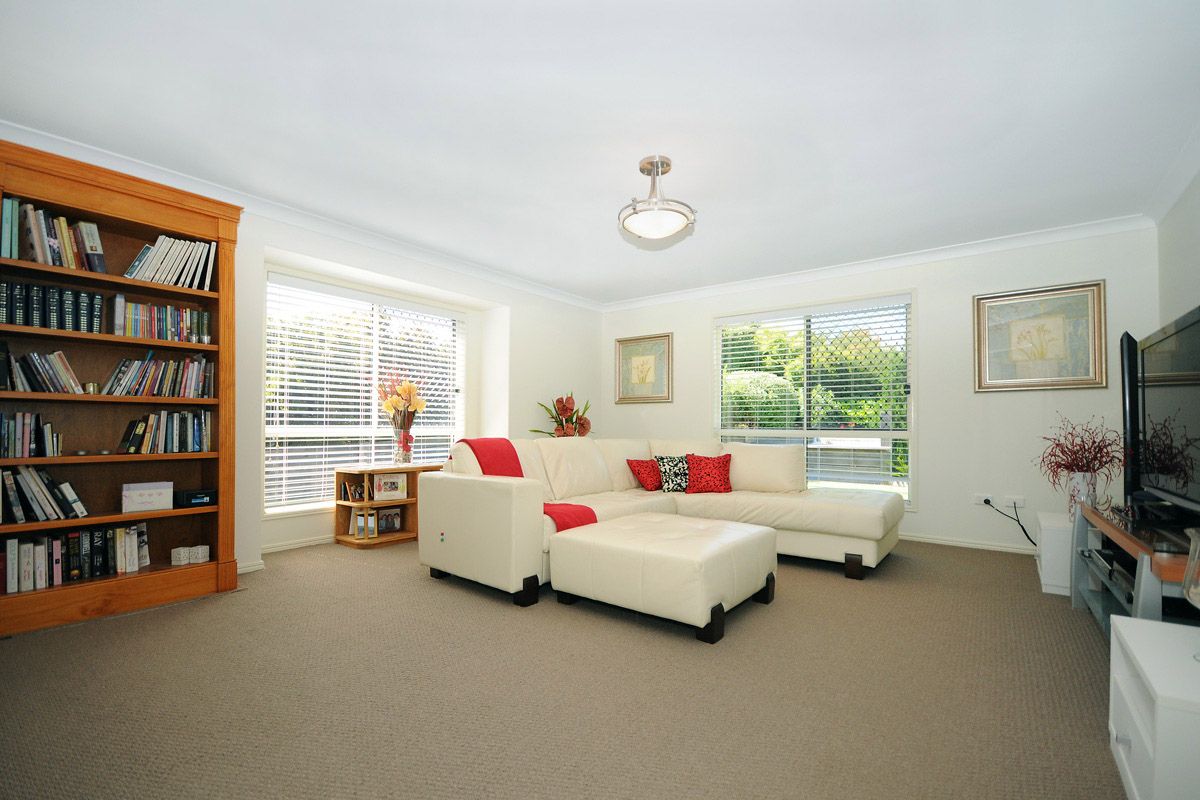 12 Campbell Drive, Highfields, QLD 4352