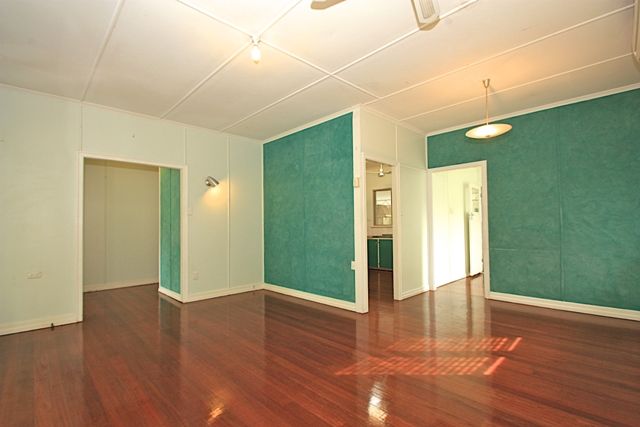 18 Orchard Street, EASTERN HEIGHTS, QLD 4305