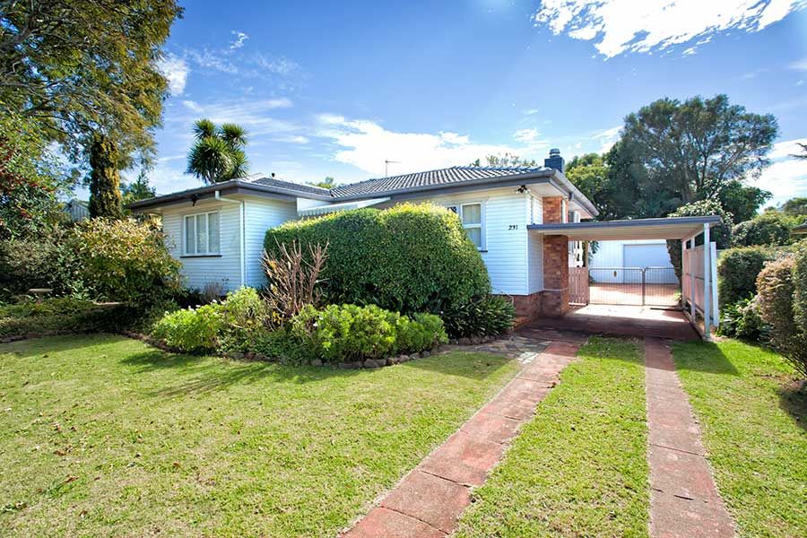 231 Alderley Street, CENTENARY HEIGHTS QLD 4350