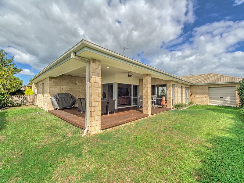 6 Campelles Avenue, VARSITY LAKES QLD 4227