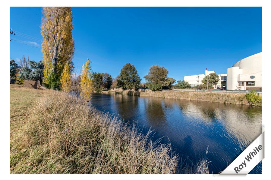 18 Trinculo Place, QUEANBEYAN NSW 2620
