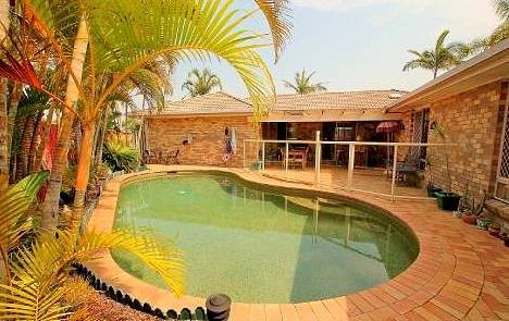 8 Lapwing Place, BURLEIGH WATERS, QLD 4220