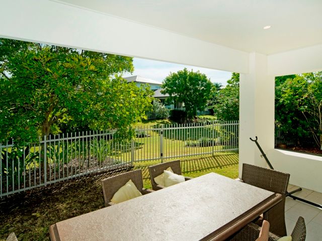 6131 Vico Avenue, HOPE ISLAND, QLD 4212