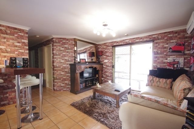 18b Chestnut Grove, MIRRABOOKA, WA 6061