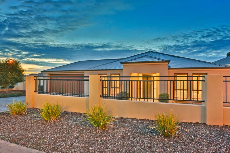 4 River Walk, WALKLEY HEIGHTS SA 5098