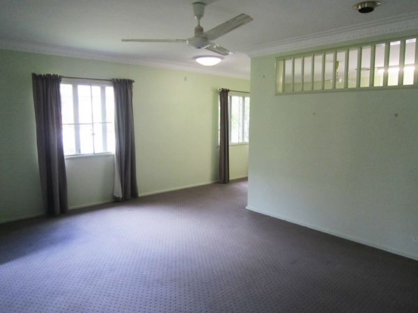 11 Poulton Street, UPPER MOUNT GRAVATT, QLD 4122