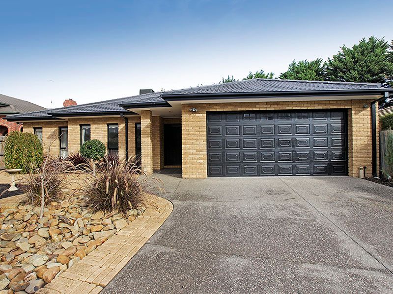 13 Waurn Park Court, BELMONT VIC 3216
