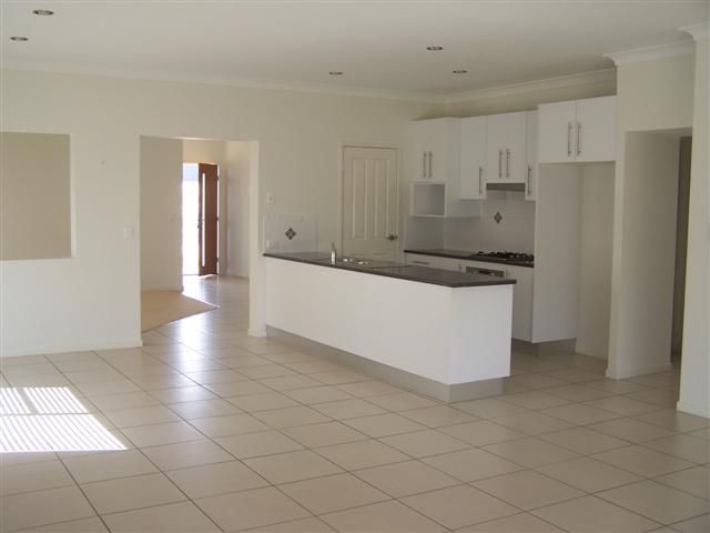 46 Skyline Drive, NEW AUCKLAND, QLD 4680