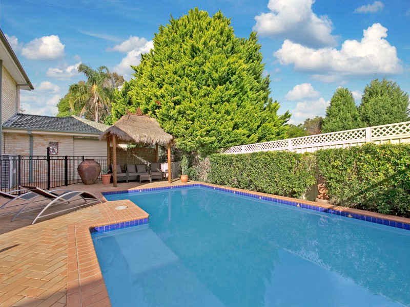 10 Blue Gum Avenue, GYMEA BAY, NSW 2227