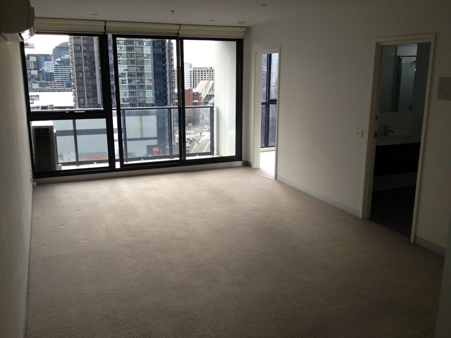 1407/109 Clarendon Street, SOUTHBANK, VIC 3006