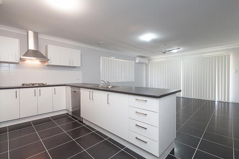 42 Wallis Circuit, North Lakes, QLD 4509