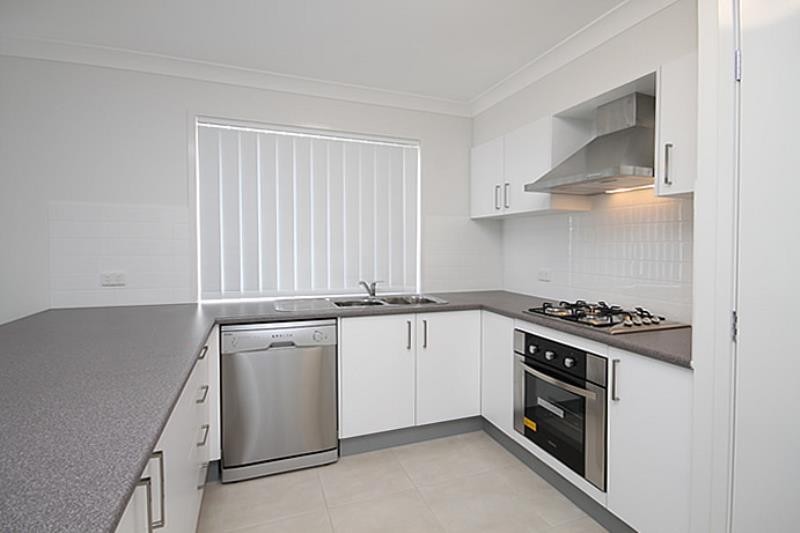 18 Cowen Terrace, NORTH LAKES, QLD 4509