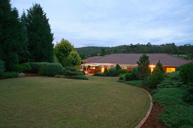 5 Oakridge Close, LYSTERFIELD SOUTH, VIC 3156