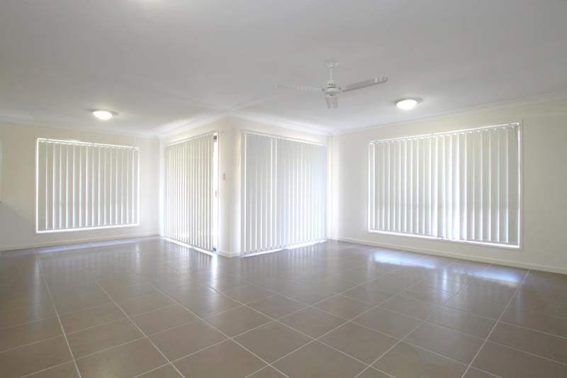 26 Duporth Crescent, Dakabin, QLD 4503