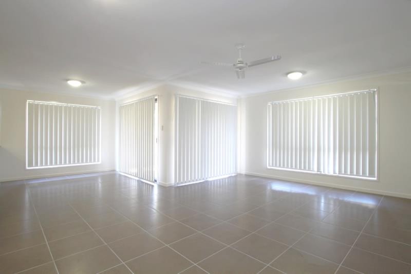 26 Duporth Crescent, Dakabin, QLD 4503
