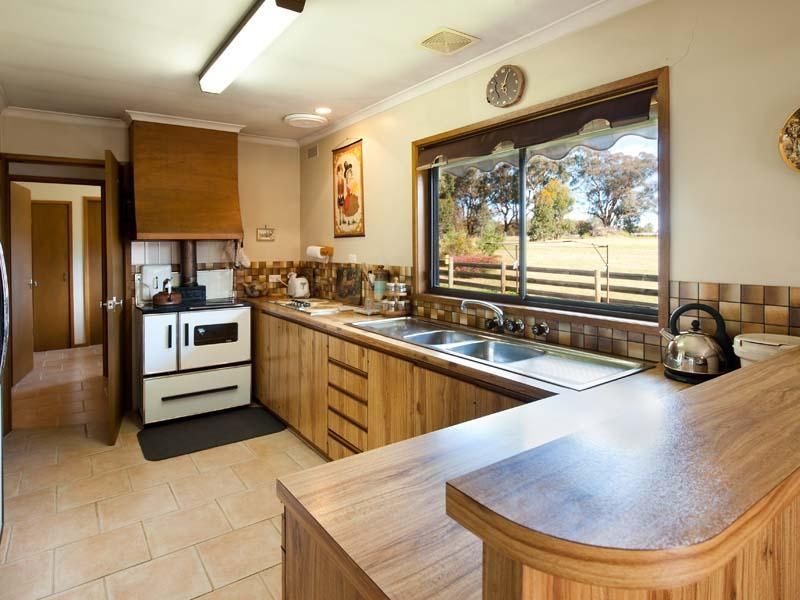 12 Main Street, LAANECOORIE, VIC 3463