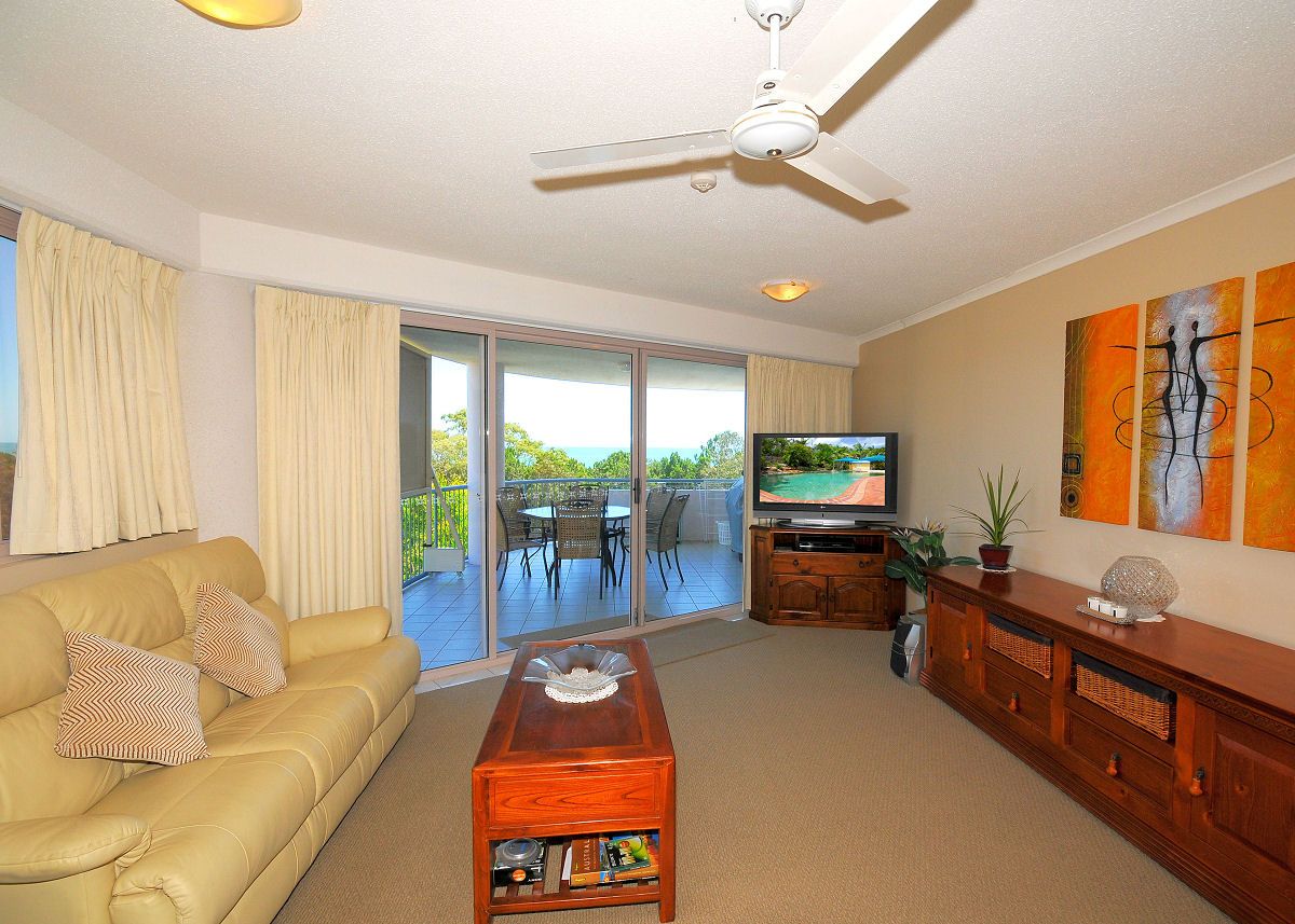 386 Charlton Esplanade, TORQUAY QLD 4655