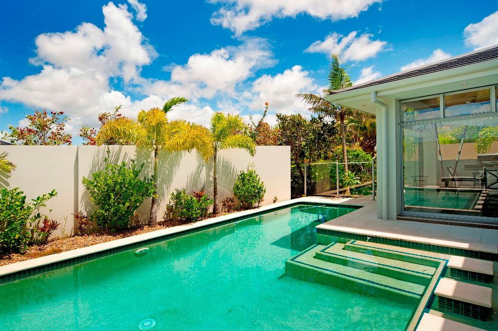 2858 Virginia Drive, HOPE ISLAND, QLD 4212