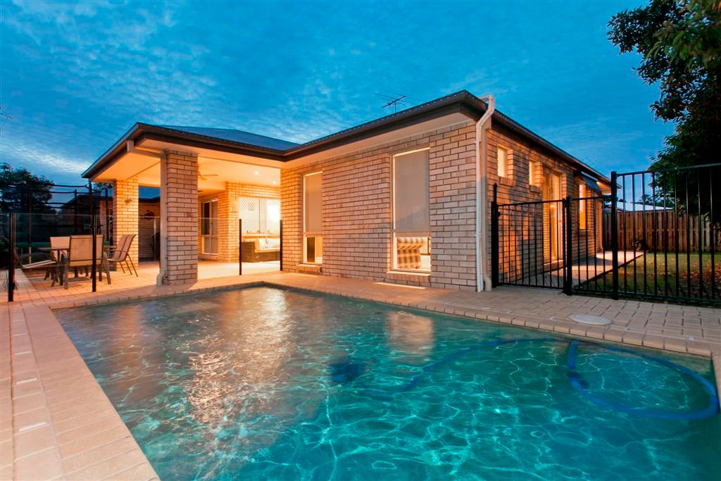 9 Red Gum Crescent, WAKERLEY QLD 4154