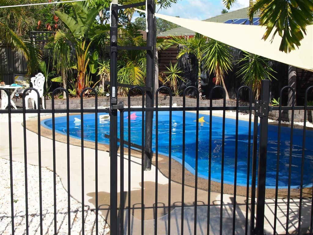 8 Kiwi Court, POINT VERNON, QLD 4655